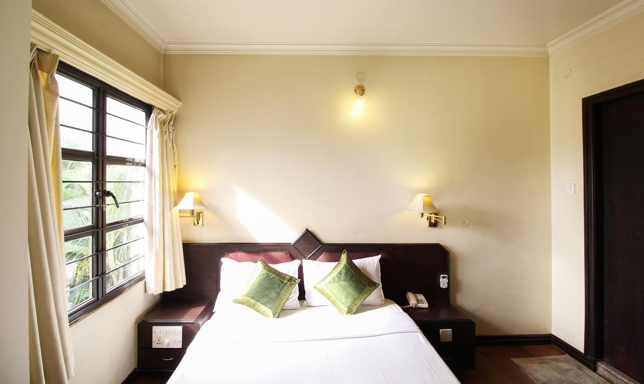 Treebo Trend Royal Inn Mysore Buitenkant foto
