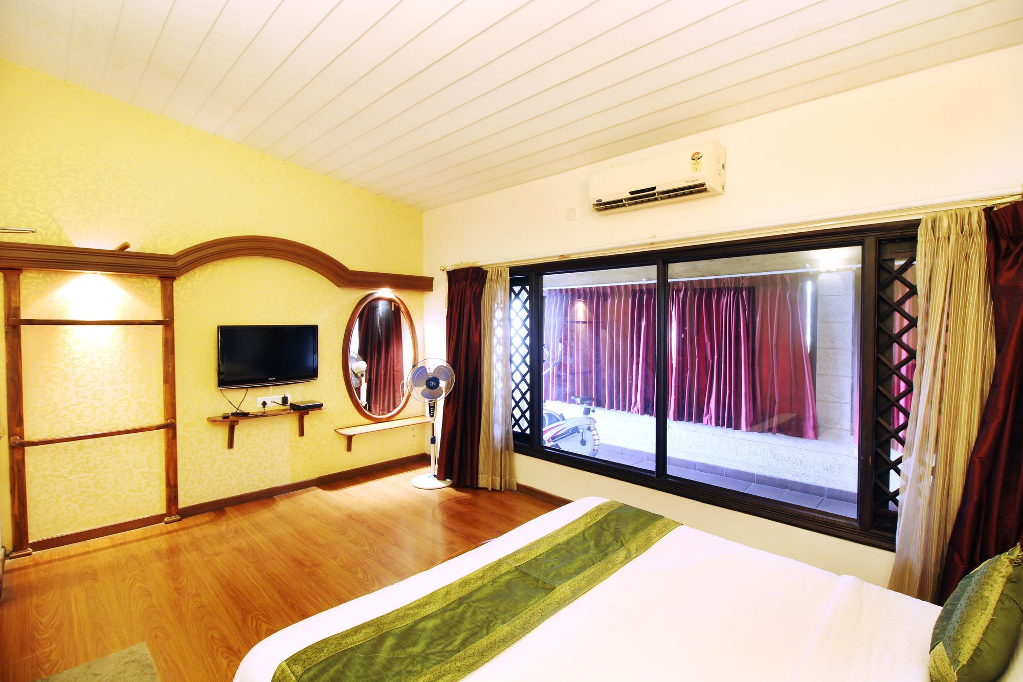 Treebo Trend Royal Inn Mysore Buitenkant foto